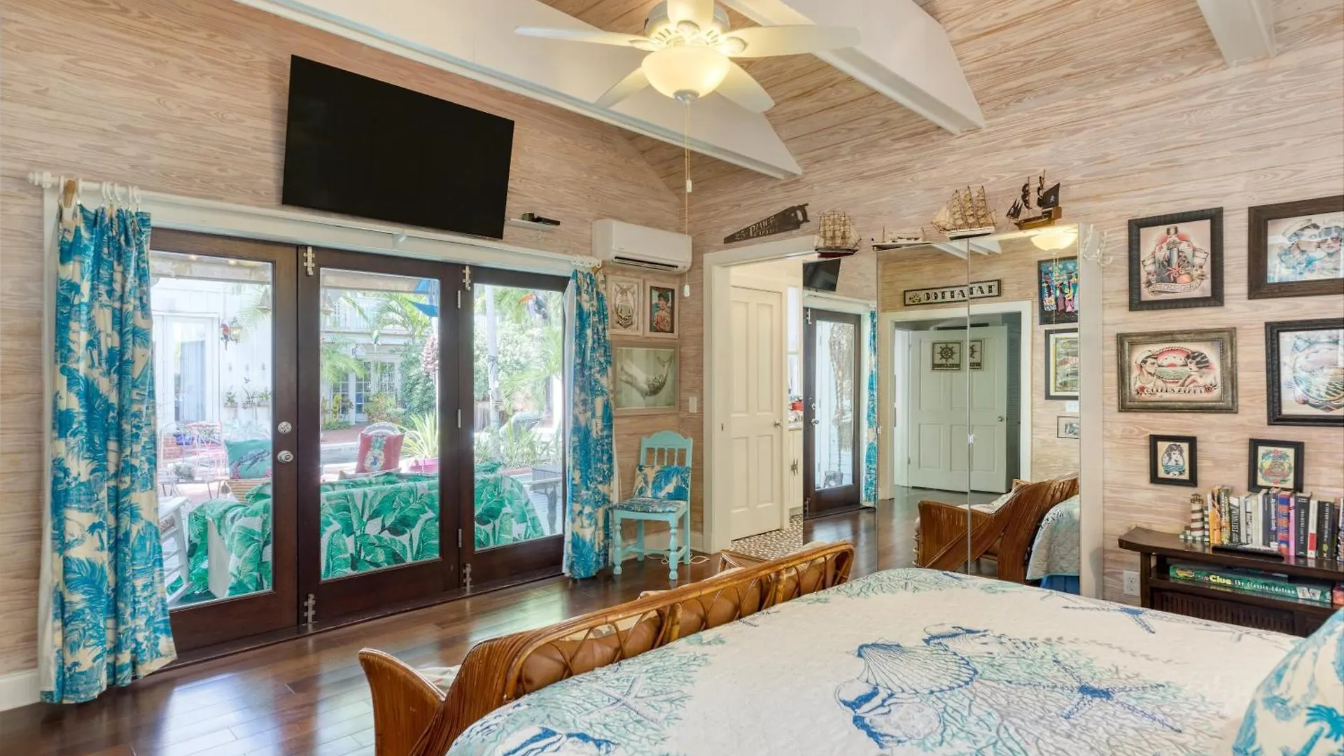 Boat House By Avantstay Character Cottage Central Location W Shared Pool Month Long Stays Key West